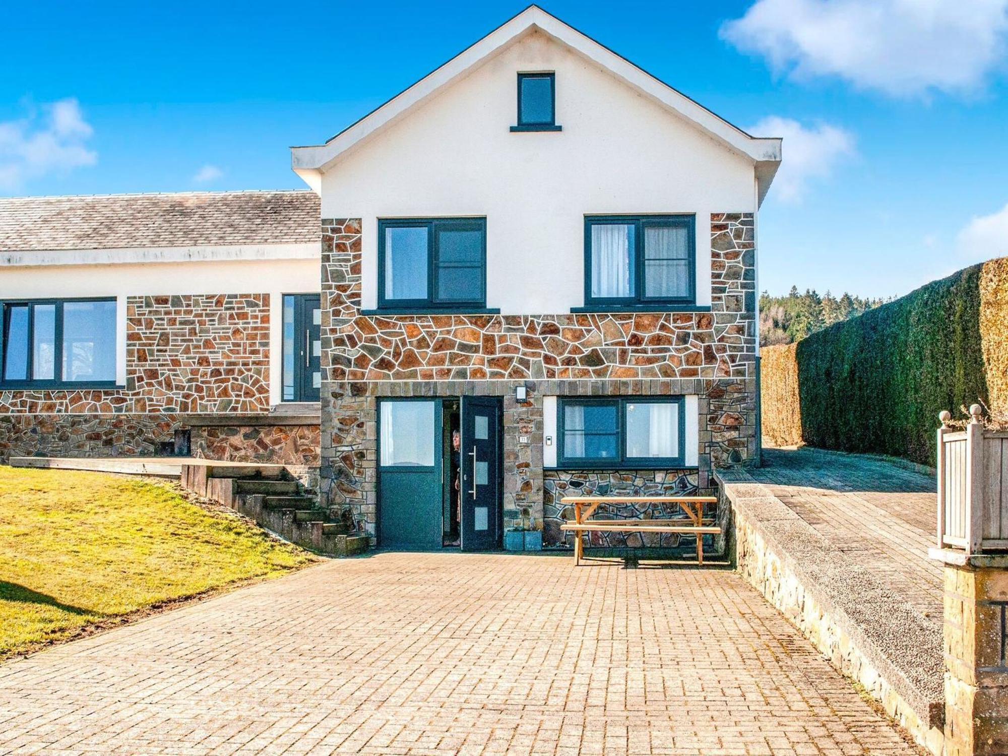 Sophisticated Holiday Home In Lierneux Near Forest מראה חיצוני תמונה
